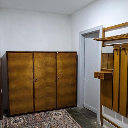 Communist Style Room Shkodër Eksteriør billede
