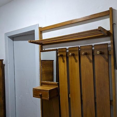 Communist Style Room Shkodër Eksteriør billede