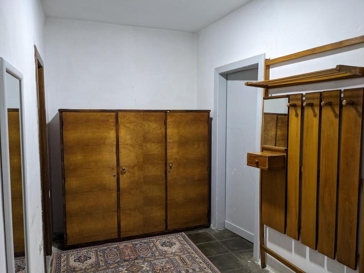 Communist Style Room Shkodër Eksteriør billede